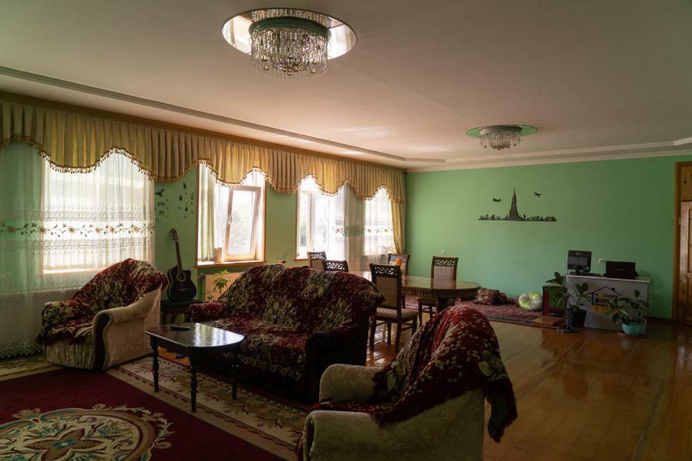 Khurma Hostel Gandża Zewnętrze zdjęcie