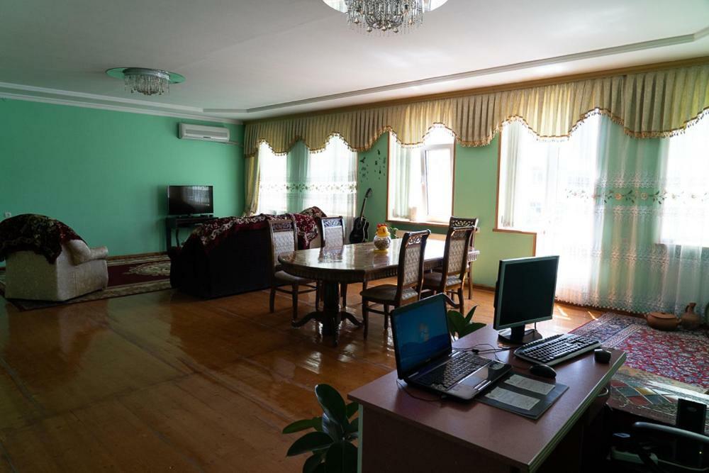 Khurma Hostel Gandża Zewnętrze zdjęcie